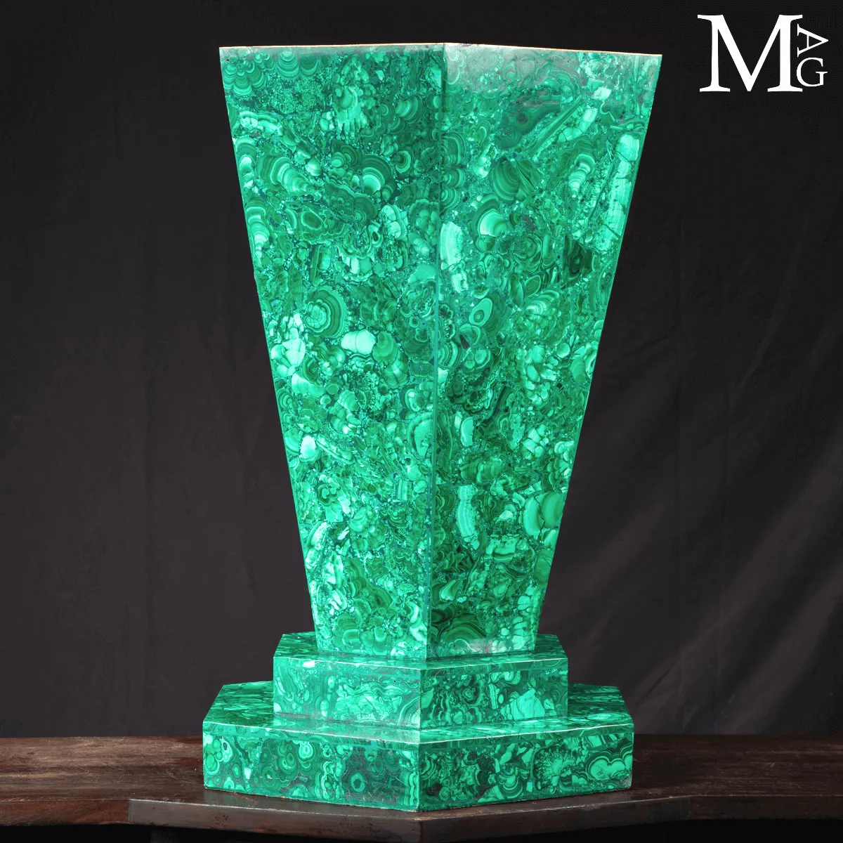 Vaso Imperiale in Malachite - Arredo Lapidario.